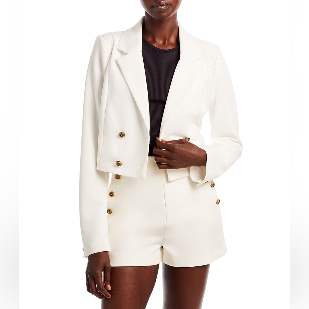 AQUA Bloomingdale’s White Crop Blazer With Antique Gold Knot Button - Reemoly
